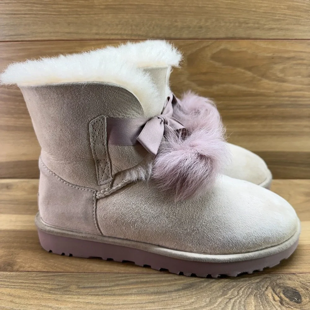 UGG Gita Pom Poms Boots Womens 7 Light Pink Suede Shearling Lined Cozy Sherpa